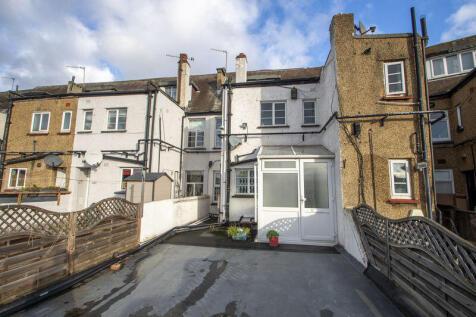 3 bedroom maisonette