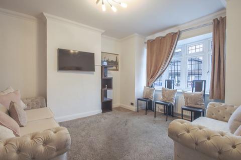 3 bedroom semi-detached house to rent, Newlyn Road, Welling DA16