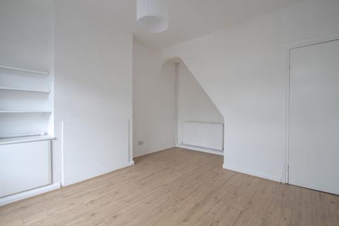 2 bedroom terraced house to rent, Church Road, Bexleyheath DA7