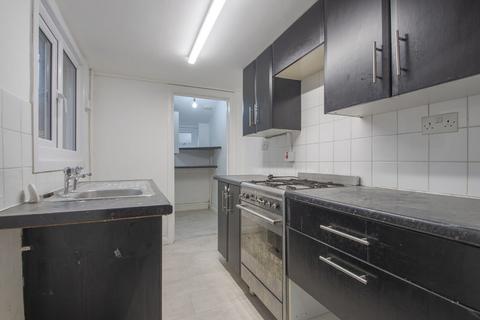 2 bedroom terraced house to rent, Church Road, Bexleyheath DA7