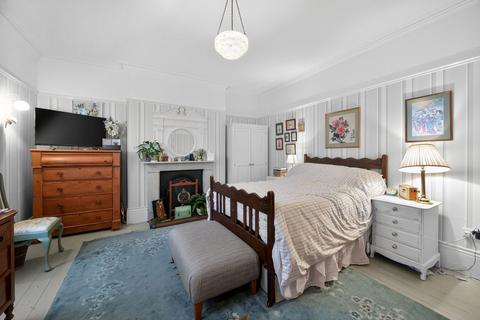 4 bedroom terraced house for sale, St. Simons Road, Southsea