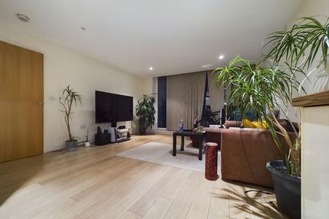 2 bedroom apartment to rent, Drift Court, Basin Approach, London