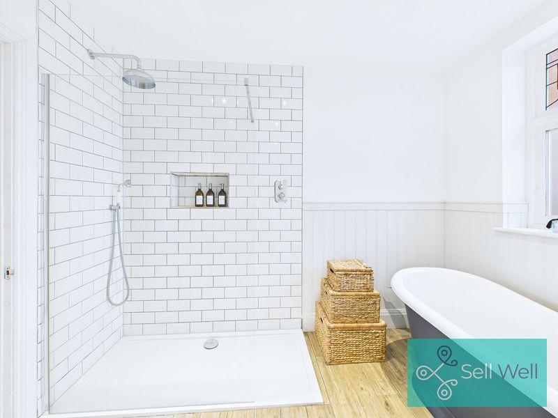 Master En-Suite...