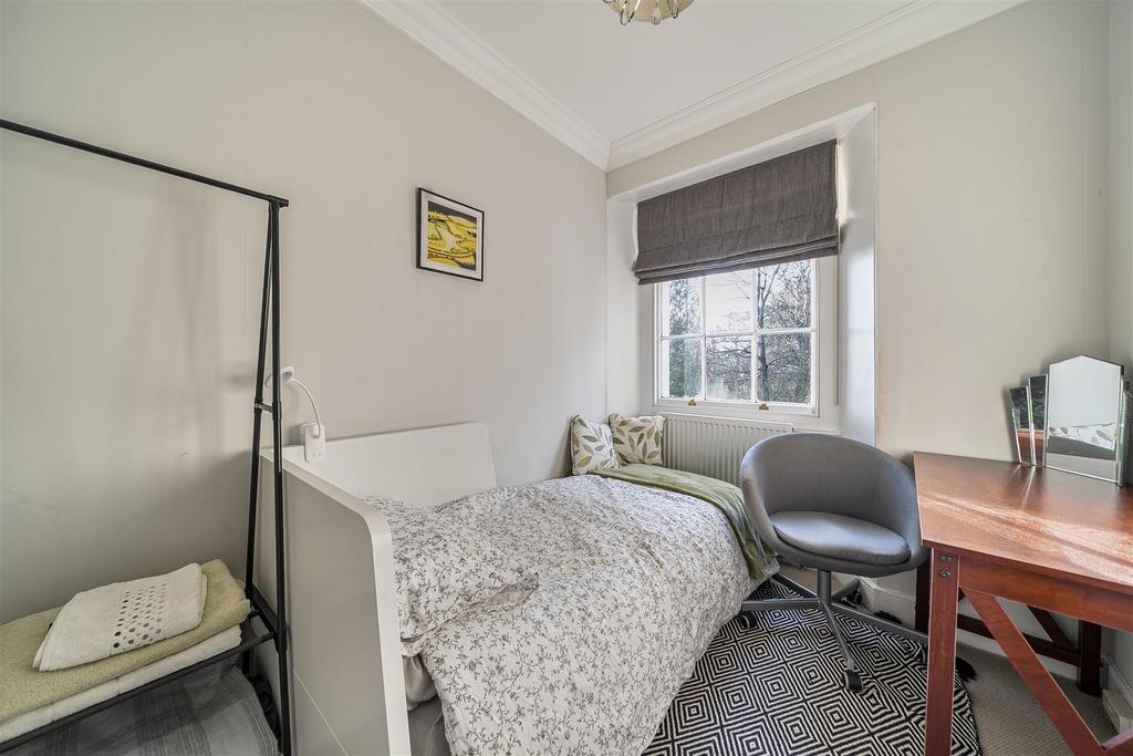 Bedroom 5/Study