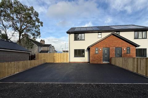undefined, Rhosbodrual, Caernarfon, Gwynedd, LL55