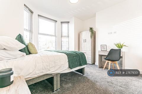 1 bedroom in a house share to rent, Bolton Road, Atherton, Manchester, M46