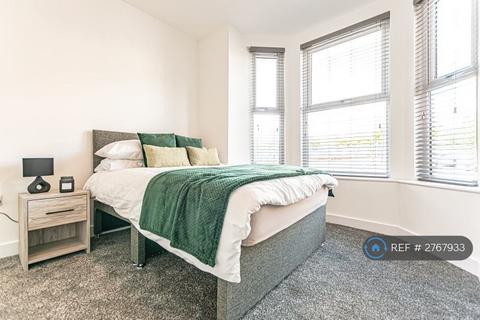 1 bedroom in a house share to rent, Bolton Road, Atherton, Manchester, M46