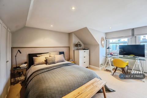 4 bedroom terraced house to rent, Forthbridge Road, London, SW11