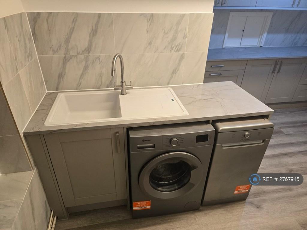 06 Kitchen