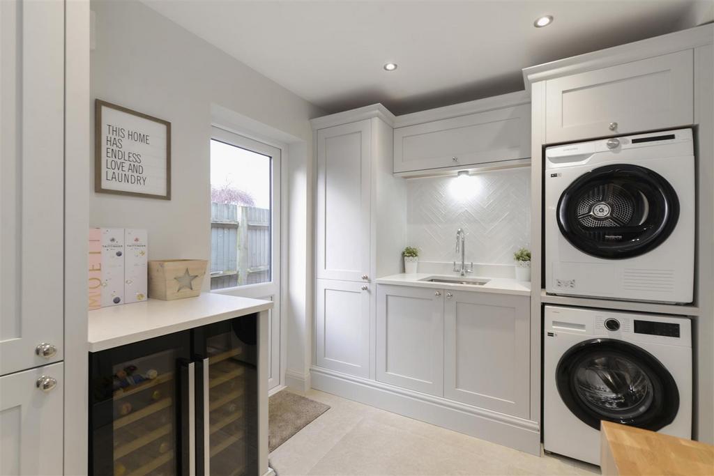 16 Redwell16.jpg