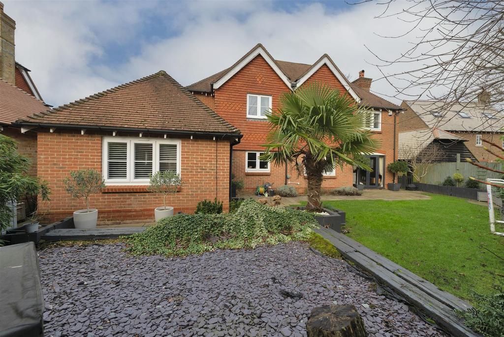 16 Redwell30.jpg