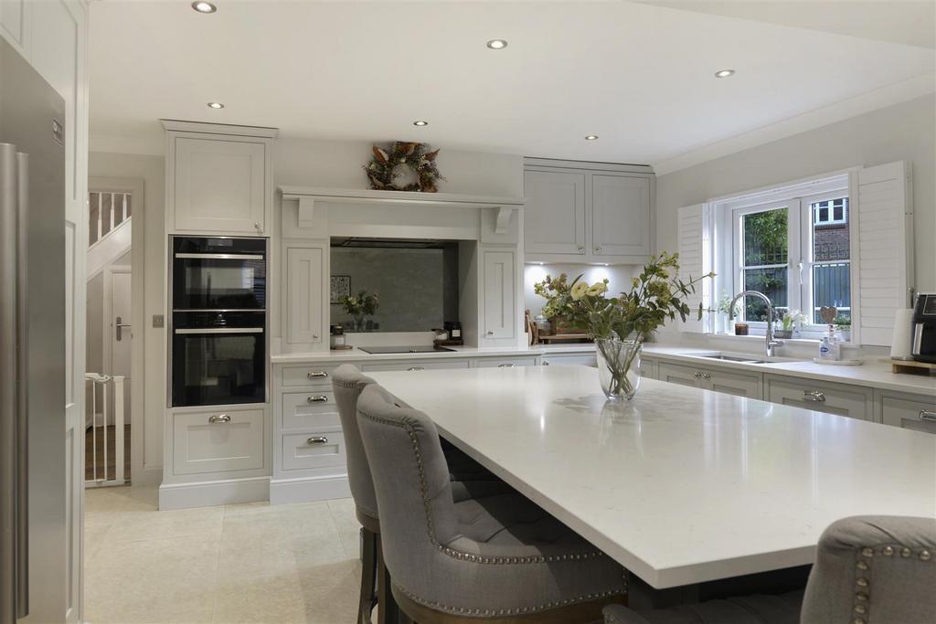 16 Redwell14.jpg