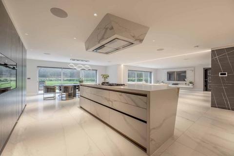 4 bedroom detached house for sale, Chalfont Park, Chalfont St Peter SL9