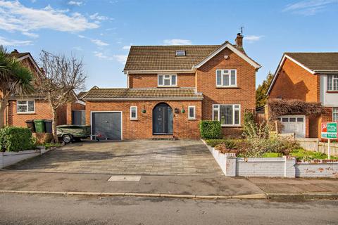 4 bedroom detached house for sale, Mallings Drive, Bearsted, Maidstone