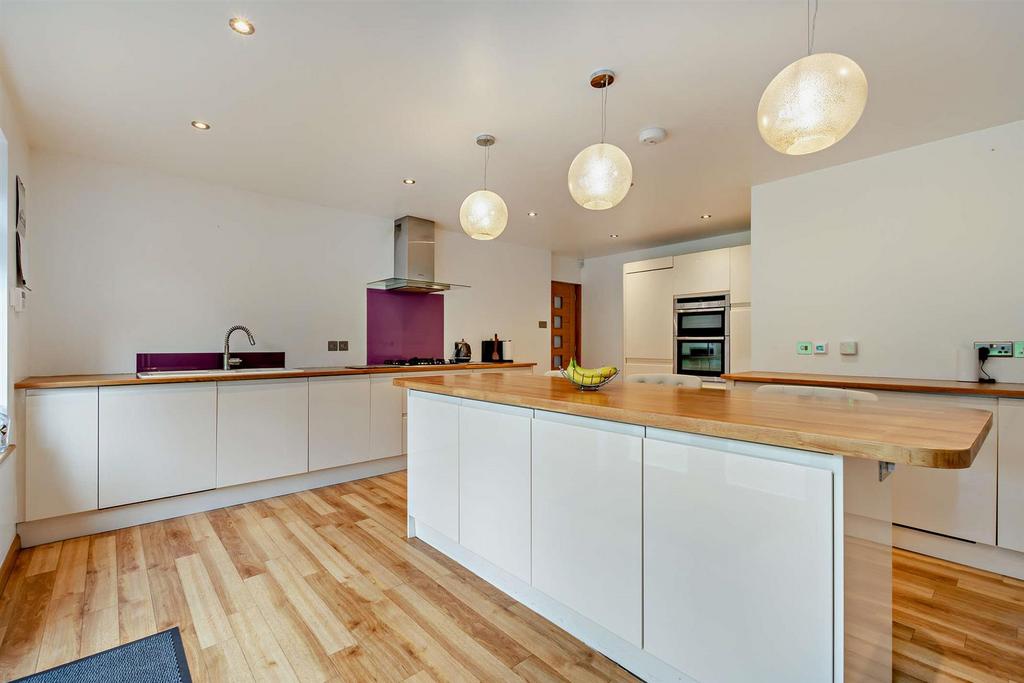 8676384-interior18-800.jpg