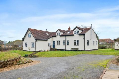5 bedroom detached house for sale, Holdenby Road, Spratton, Northamptonshire NN6