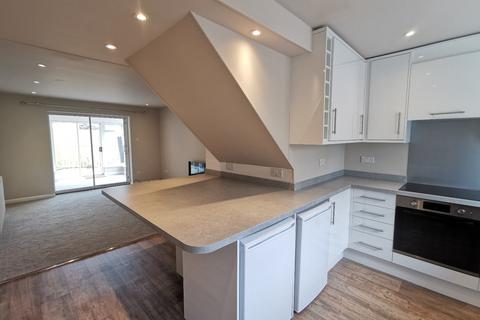 2 bedroom house to rent, Oulton Drive, Oulton, Leeds, West Yorkshire, UK, LS26