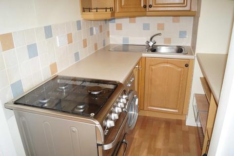 1 bedroom apartment to rent, Ashvale Place, Top floor left, AB10
