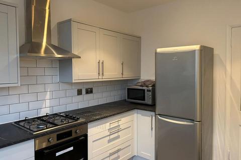 2 bedroom detached house to rent, Heath Park Road, Romford, London, RM2 5UB