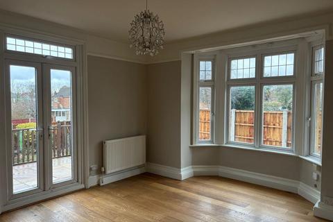 2 bedroom detached house to rent, Heath Park Road, Romford, London, RM2 5UB