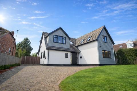 4 bedroom detached house for sale, Vicarage Road, Silsoe, Bedfordshire, MK45 4EF