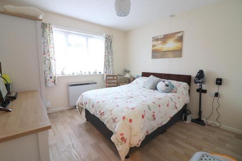 2 bedroom bungalow for sale, Luton LU3