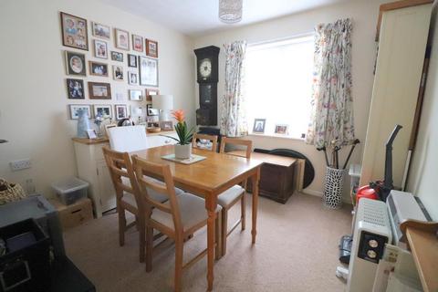 2 bedroom bungalow for sale, Luton LU3