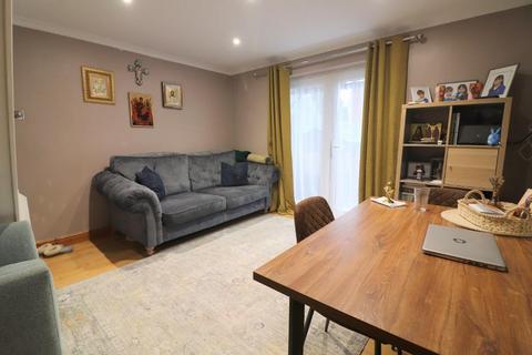 undefined, Luton LU2