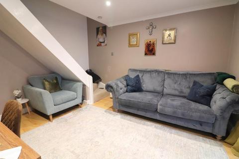 undefined, Luton LU2