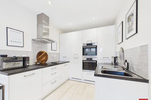 4 bedroom semi-detached house for sale, Meadowsweet Road, Cheltenham GL53