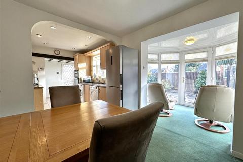 3 bedroom detached bungalow for sale, London Road, Balderton, Newark