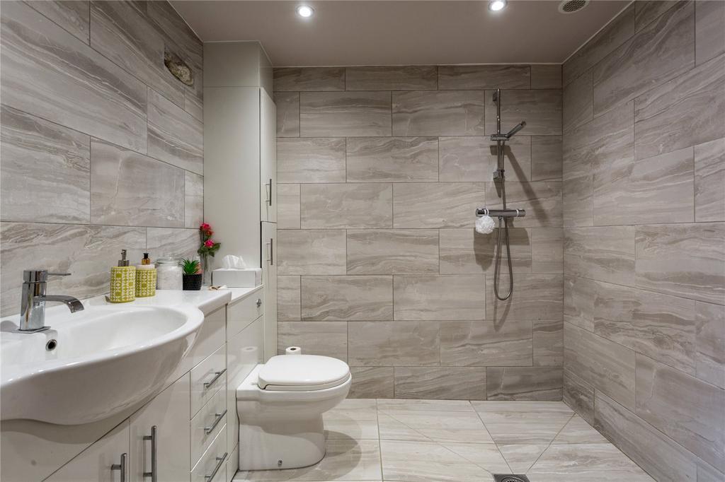 Annexe Shower Room