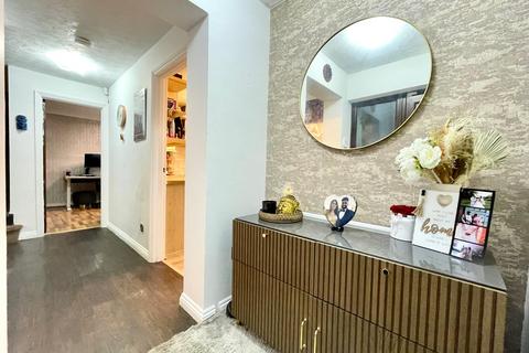4 bedroom detached house for sale, Wellfield Court, Willen, Milton Keynes, MK15