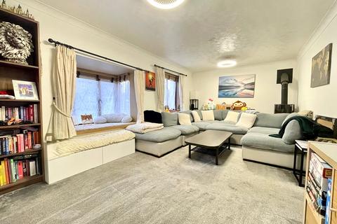 4 bedroom detached house for sale, Wellfield Court, Willen, Milton Keynes, MK15