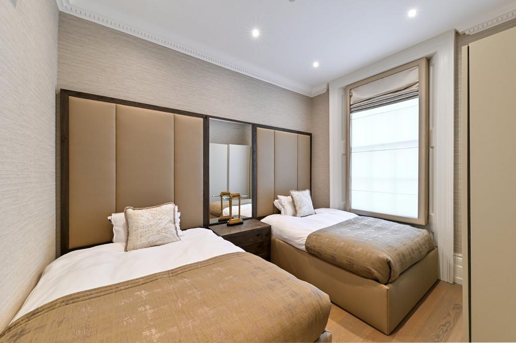 Twin Bedroom
