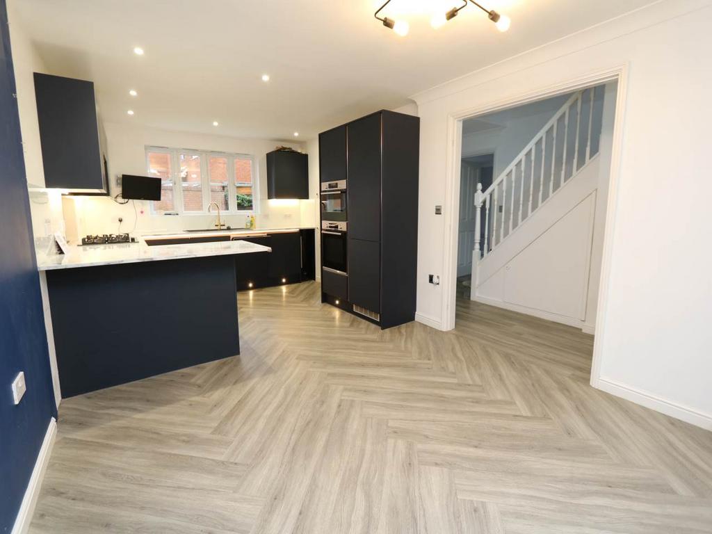Dining Room to Kitch