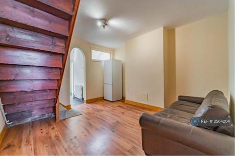 2 bedroom terraced house to rent, Reservior Road, Birmingham, B29