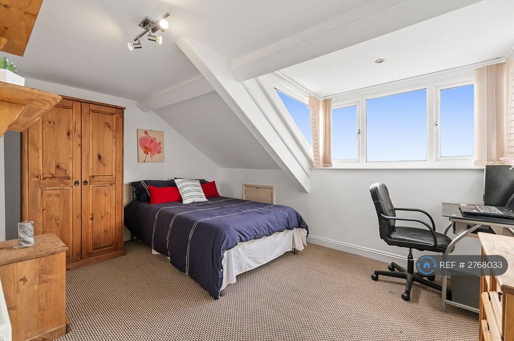 Top Floor Front Bedroom