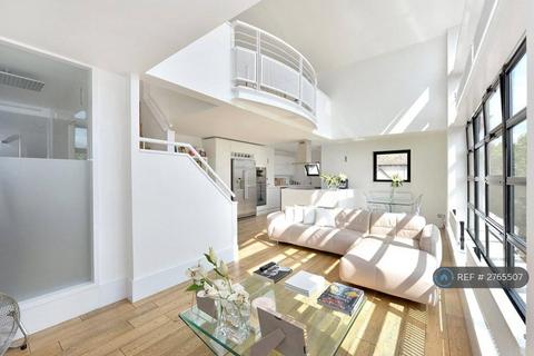 undefined, Chart House, London, E14