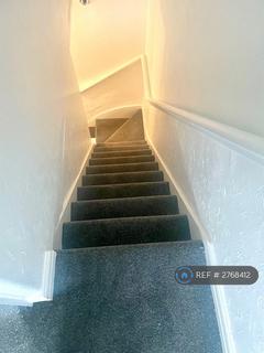 2 bedroom terraced house to rent, Elm Park Avenue, Hornchurch, RM12