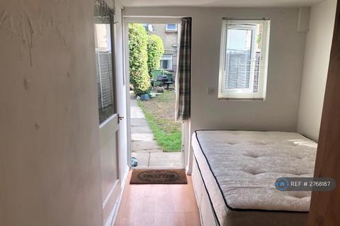 undefined, Myrtledene Road, London, SE2