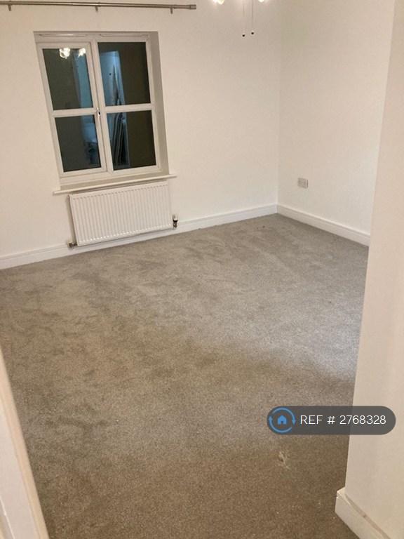 Main Bedroom (Ensuite)