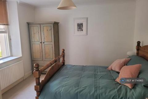 2 bedroom flat to rent, Catherine Grove, London, SE10