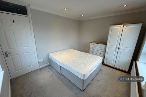 2 bedroom end of terrace house to rent, Linnet Mews, Balham, London, SW12