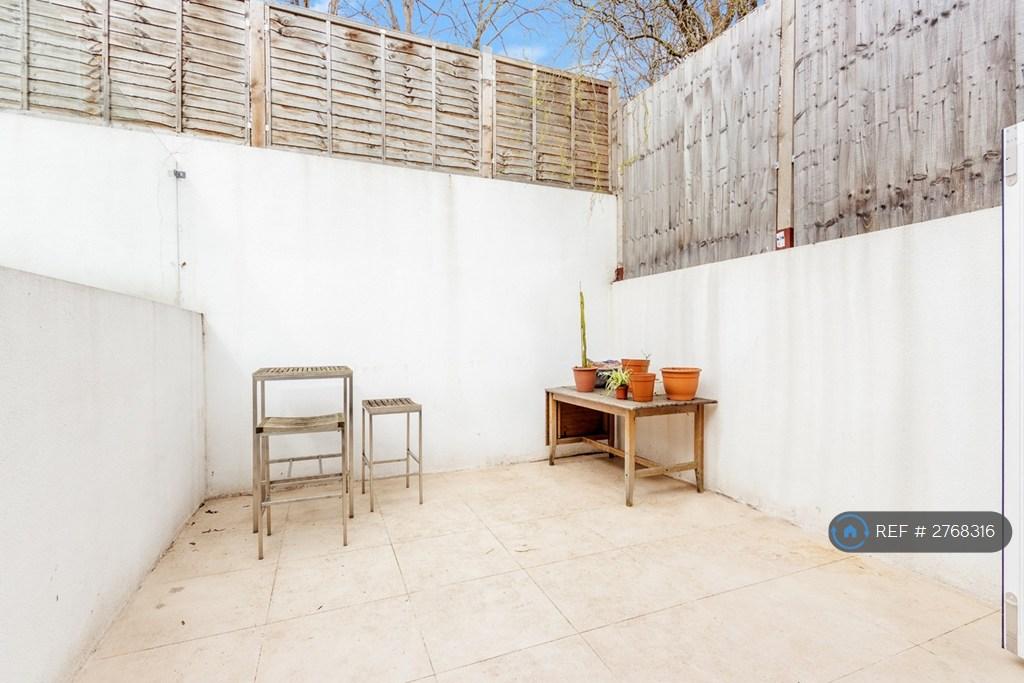 Patio Area Of Reception Room