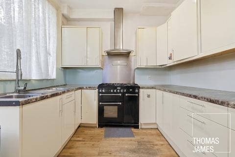 5 bedroom terraced house for sale, Fallow Court Avenue, London, N12