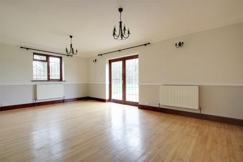 undefined, Hastoe Hill, Hastoe, Tring