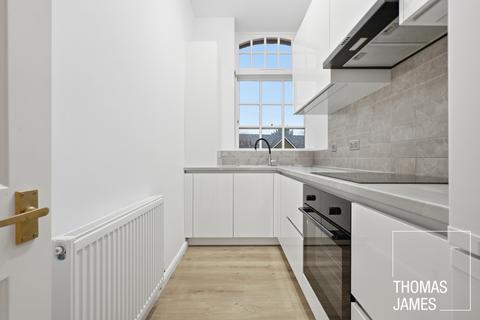 2 bedroom flat for sale, Banting Drive, Winchmore Hill, N21
