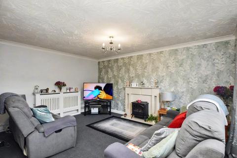 3 bedroom terraced house for sale, Bawn Drive, Farnley, Leeds