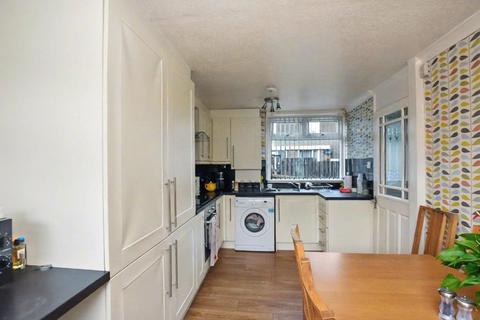 3 bedroom terraced house for sale, Bawn Drive, Farnley, Leeds